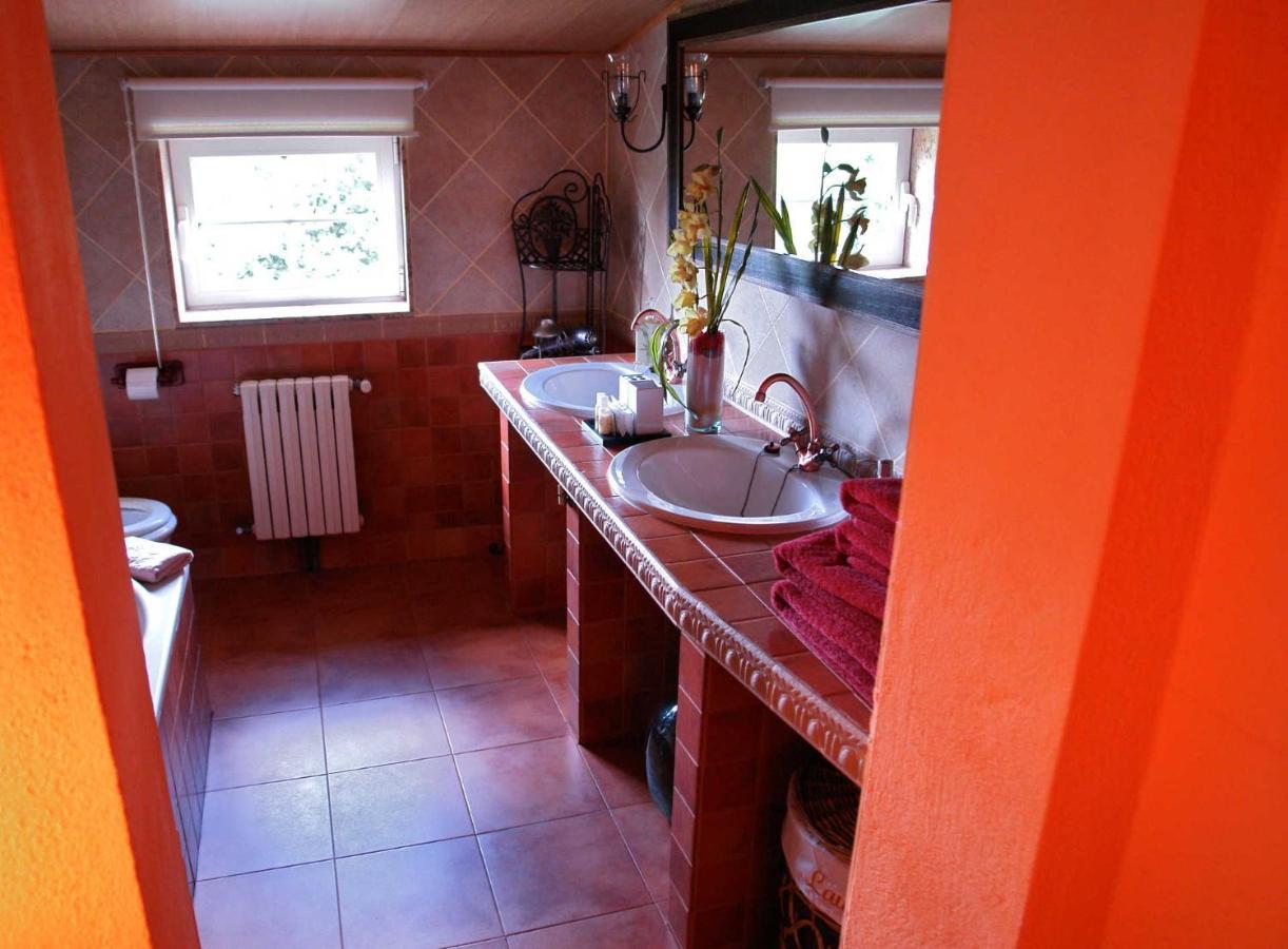 As Seis Chemineas Villa San Julian De Sales Екстериор снимка